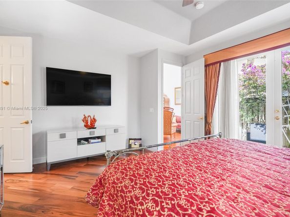 1282 Grant Ct, Hollywood FL 33019