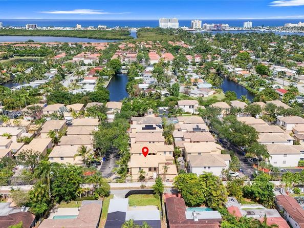 1282 Grant Ct, Hollywood FL 33019