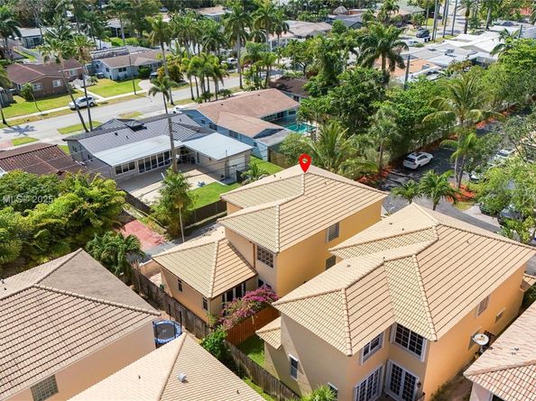 1282 Grant Ct, Hollywood FL 33019