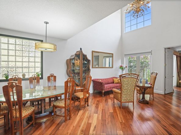 1282 Grant Ct, Hollywood FL 33019