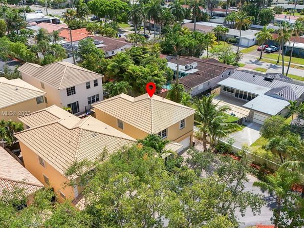 1282 Grant Ct, Hollywood FL 33019