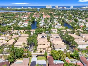 1282 Grant Ct, Hollywood FL 33019