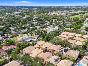 1282 Grant Ct, Hollywood FL 33019