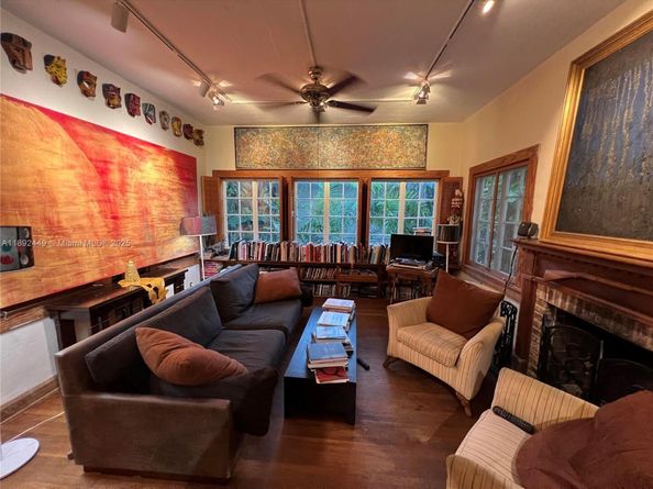 6810 Maynada St, Coral Gables FL 33146