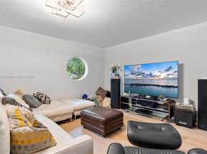 6478 NW 113th Pl, Doral FL 33178
