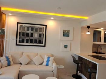 2899 Collins Ave