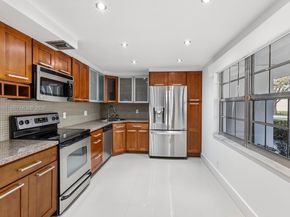 4280 Oaks Ter 102, Pompano Beach FL 33069
