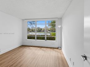 4280 Oaks Ter 102, Pompano Beach FL 33069