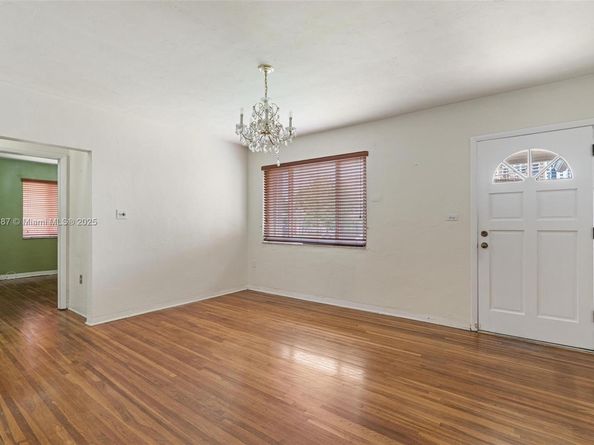 3241 SW 20th St, Miami FL 33145