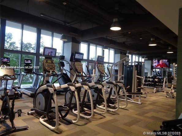16385 Biscayne Blvd 1402, North Miami Beach FL 33160
