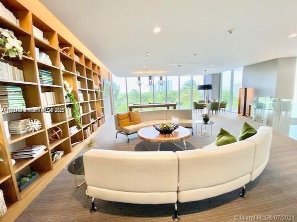 16385 Biscayne Blvd 1402, North Miami Beach FL 33160