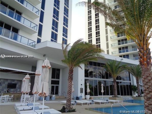 16385 Biscayne Blvd 1402, North Miami Beach FL 33160
