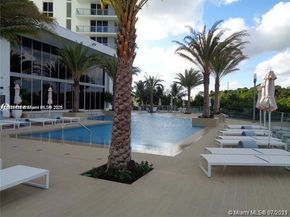 16385 Biscayne Blvd 1402, North Miami Beach FL 33160