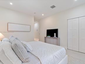 1108 Harrison St, Hollywood FL 33019