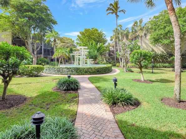 3605 S Ocean Blvd 206, South Palm Beach FL 33480
