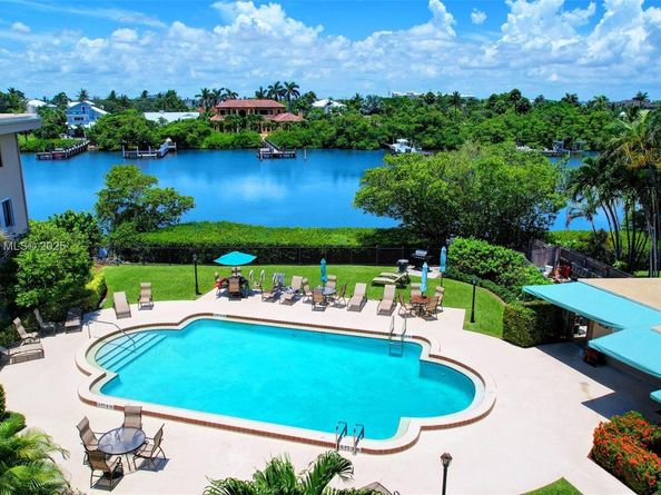 3605 S Ocean Blvd 206, South Palm Beach FL 33480