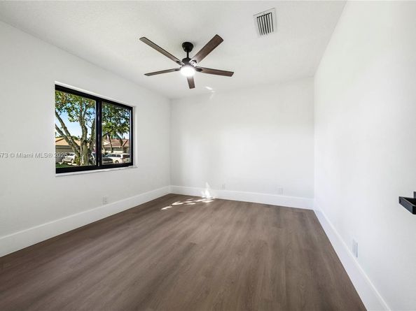 1500 NW 108th Way, Coral Springs FL 33071