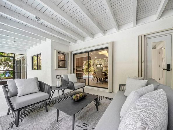 1500 NW 108th Way, Coral Springs FL 33071