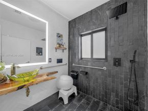 5981 NE 6th Ave, Miami FL 33137