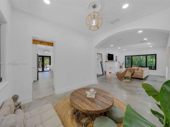 5981 NE 6th Ave, Miami FL 33137