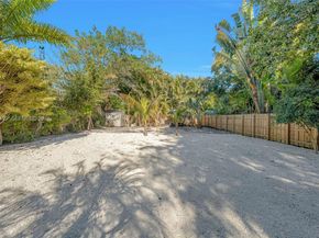 5981 NE 6th Ave, Miami FL 33137