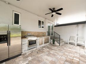 941 NW 40th Ave, Miami FL 33126