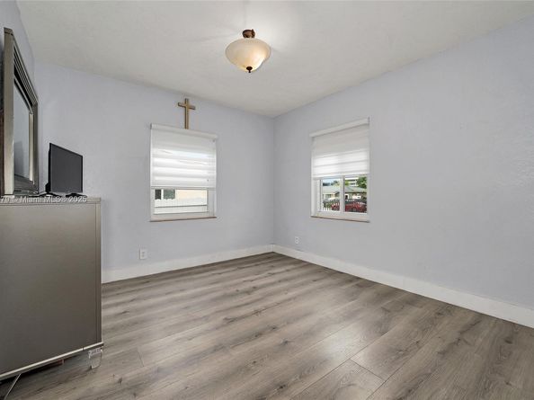 941 NW 40th Ave, Miami FL 33126