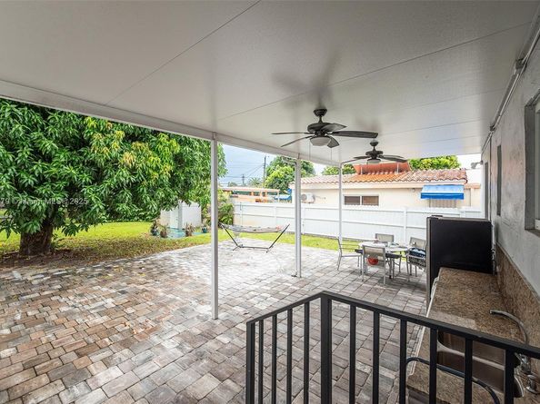 941 NW 40th Ave, Miami FL 33126