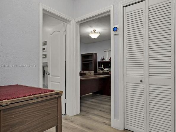 941 NW 40th Ave, Miami FL 33126