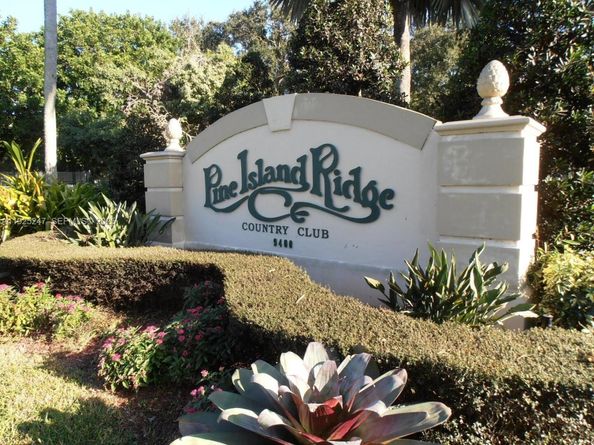 1703 Whitehall Dr 301, Davie FL 33324