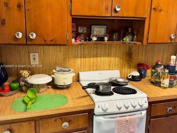 2343 NW 28th St #1-2, Oakland Park FL 33311