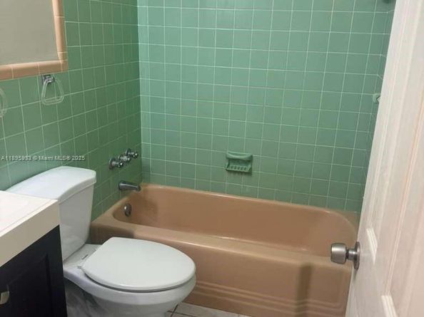 2343 NW 28th St #1-2, Oakland Park FL 33311