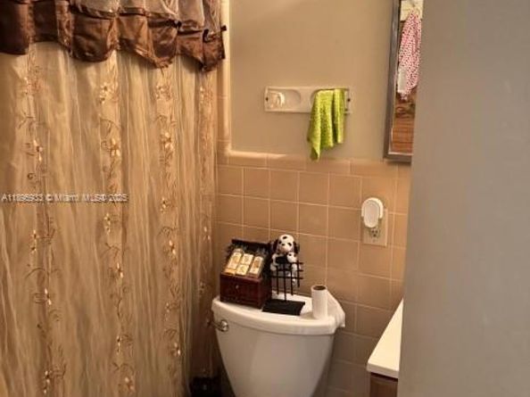 2343 NW 28th St #1-2, Oakland Park FL 33311