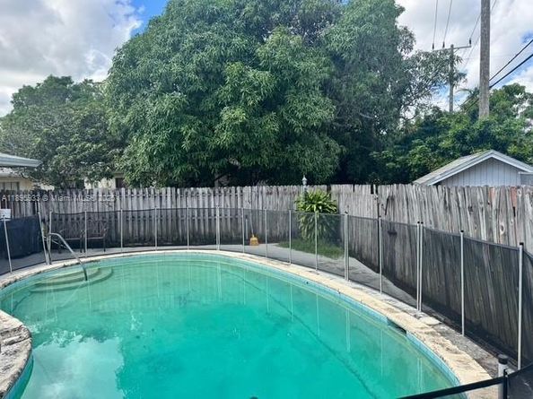2343 NW 28th St #1-2, Oakland Park FL 33311