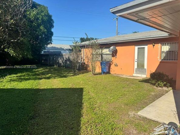 2343 NW 28th St #1-2, Oakland Park FL 33311