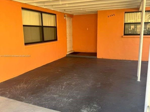 2343 NW 28th St #1-2, Oakland Park FL 33311