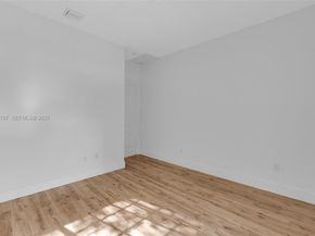 10997 NW 58th Ter, Doral FL 33178