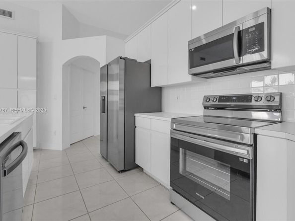 10997 NW 58th Ter, Doral FL 33178