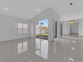 10997 NW 58th Ter, Doral FL 33178