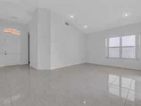 10997 NW 58th Ter, Doral FL 33178