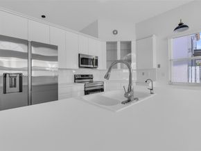 10997 NW 58th Ter, Doral FL 33178