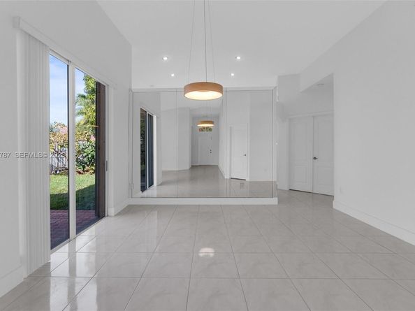 10997 NW 58th Ter, Doral FL 33178