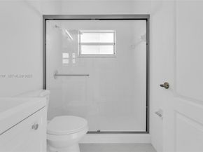 10997 NW 58th Ter, Doral FL 33178