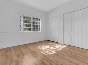 10997 NW 58th Ter, Doral FL 33178