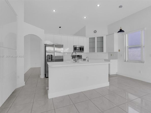 10997 NW 58th Ter, Doral FL 33178