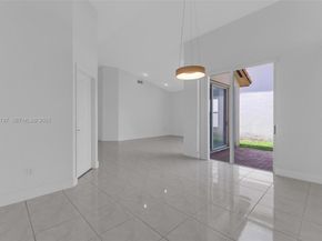 10997 NW 58th Ter, Doral FL 33178