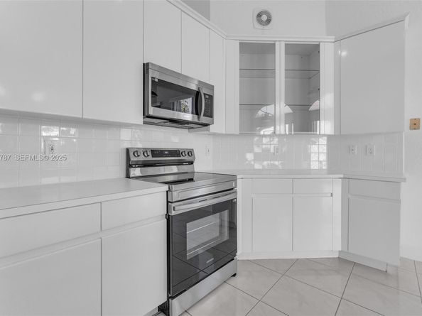 10997 NW 58th Ter, Doral FL 33178