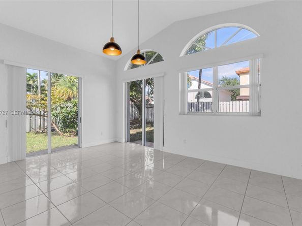 10997 NW 58th Ter, Doral FL 33178