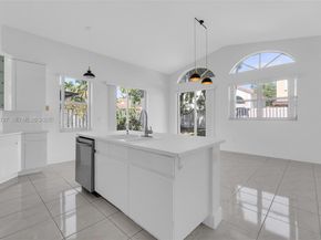 10997 NW 58th Ter, Doral FL 33178