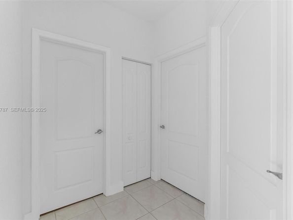 10997 NW 58th Ter, Doral FL 33178